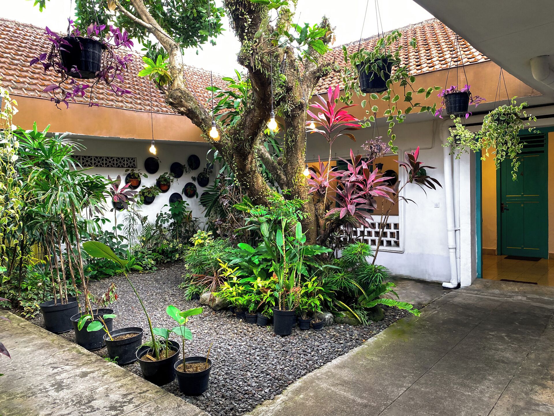 Snooze Hostel Malang