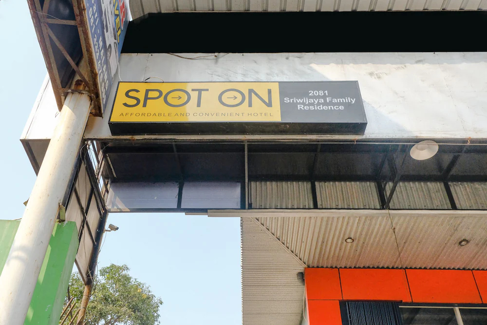 Sriwijaya Family Residence by OYO Rooms