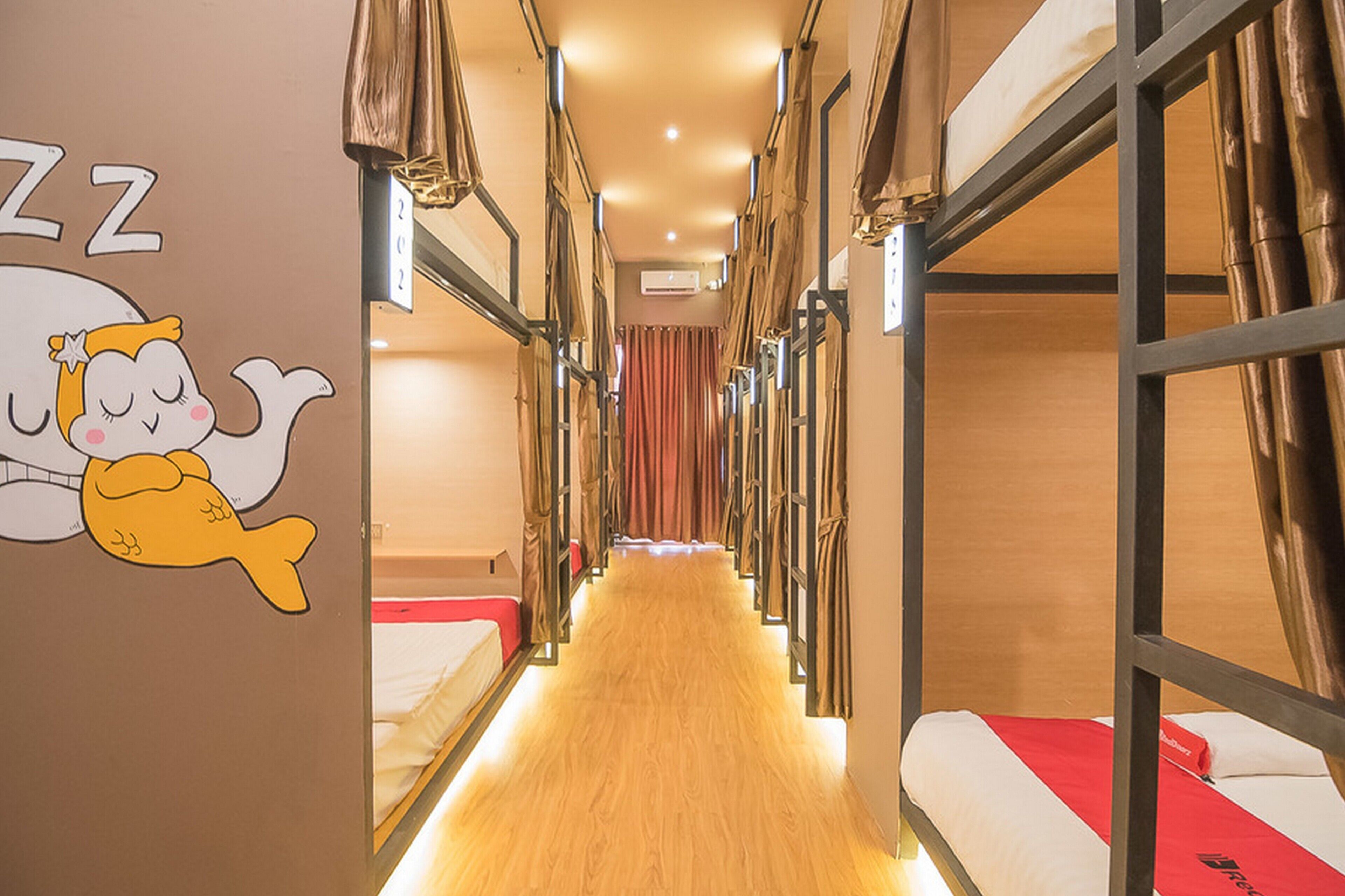 VK Pods Pangandaran - Hostel by RedDoorz