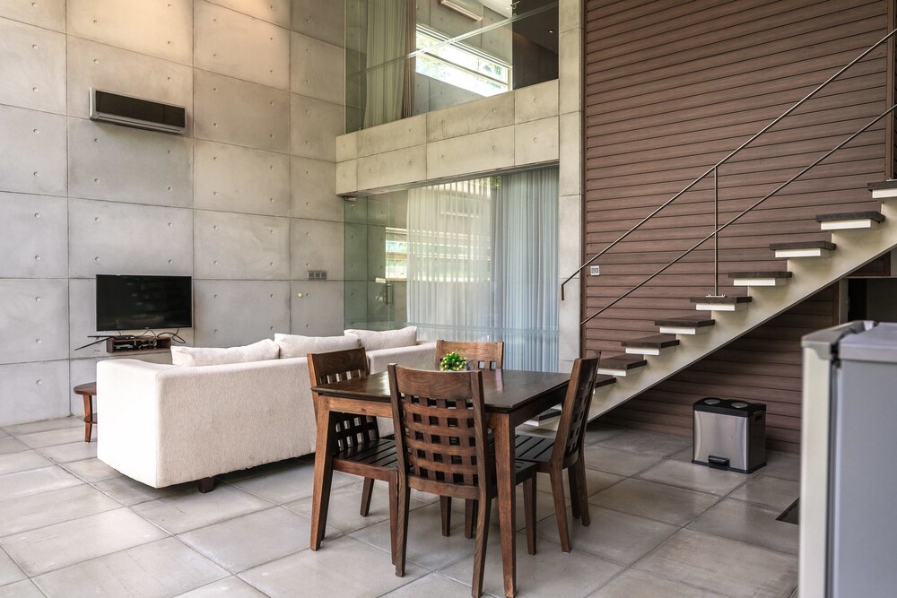 K Gallery Hotel