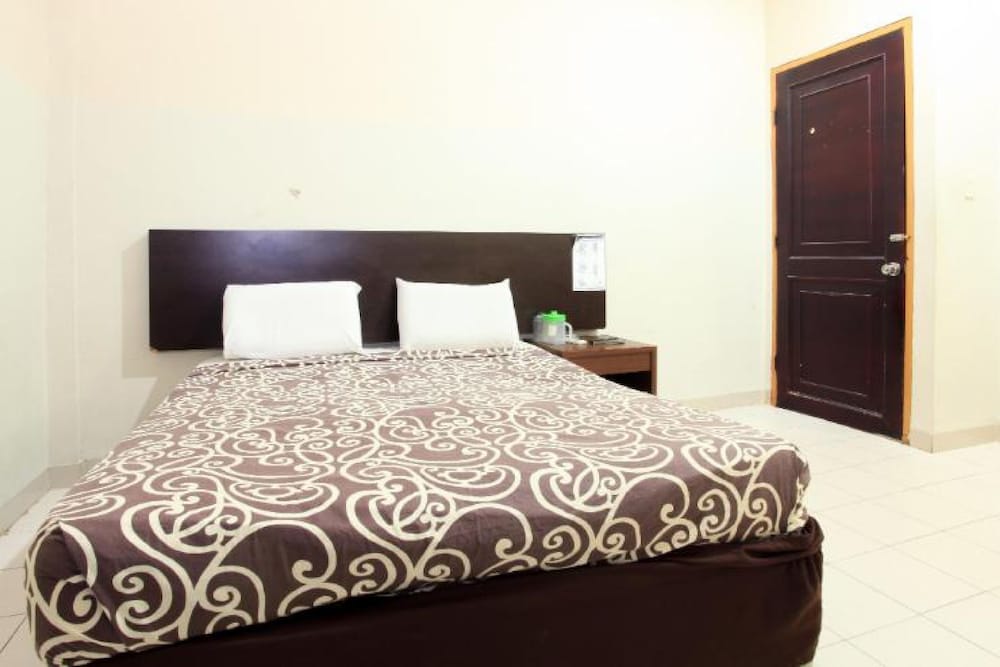Akasia Hotel Syariah by OYO Rooms