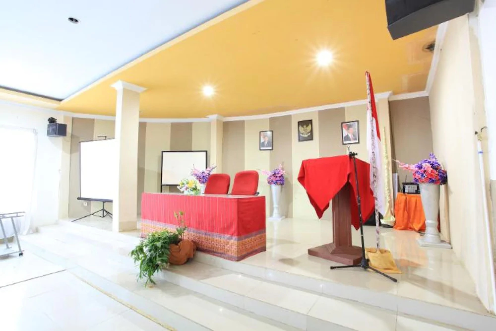 Akasia Hotel Syariah by OYO Rooms
