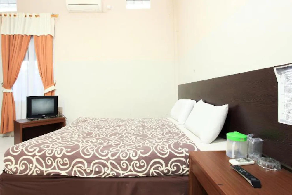 Akasia Hotel Syariah by OYO Rooms