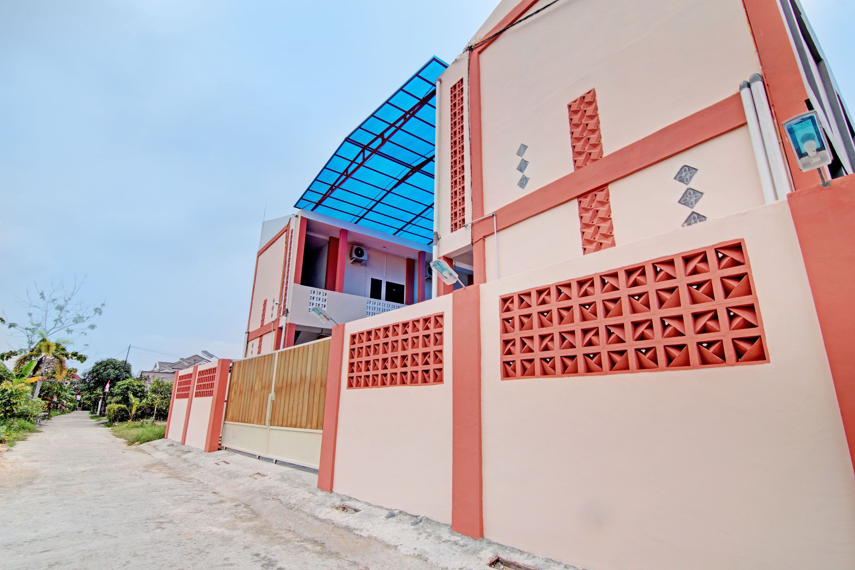 Dekna Homestay Syariah by OYO