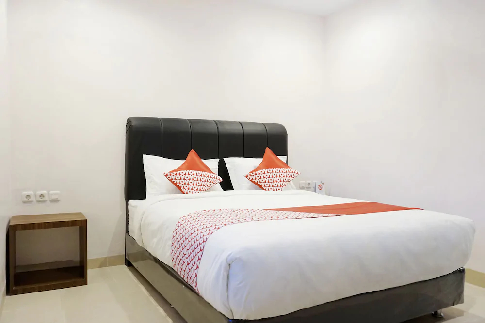 Dna Fun Zone Mbc Hotel Pekanbaru by OYO Rooms