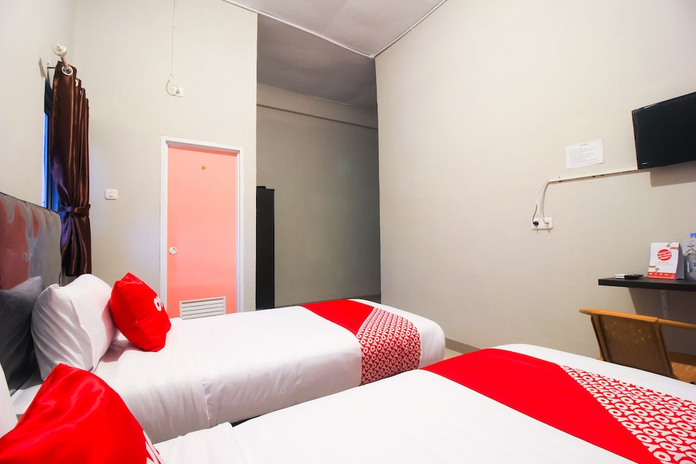 Fajar Residence by OYO Rooms