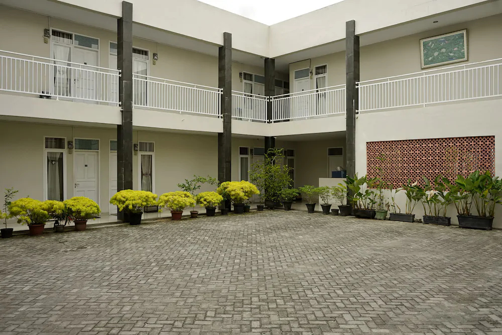 Home Sty Residence by OYO Rooms