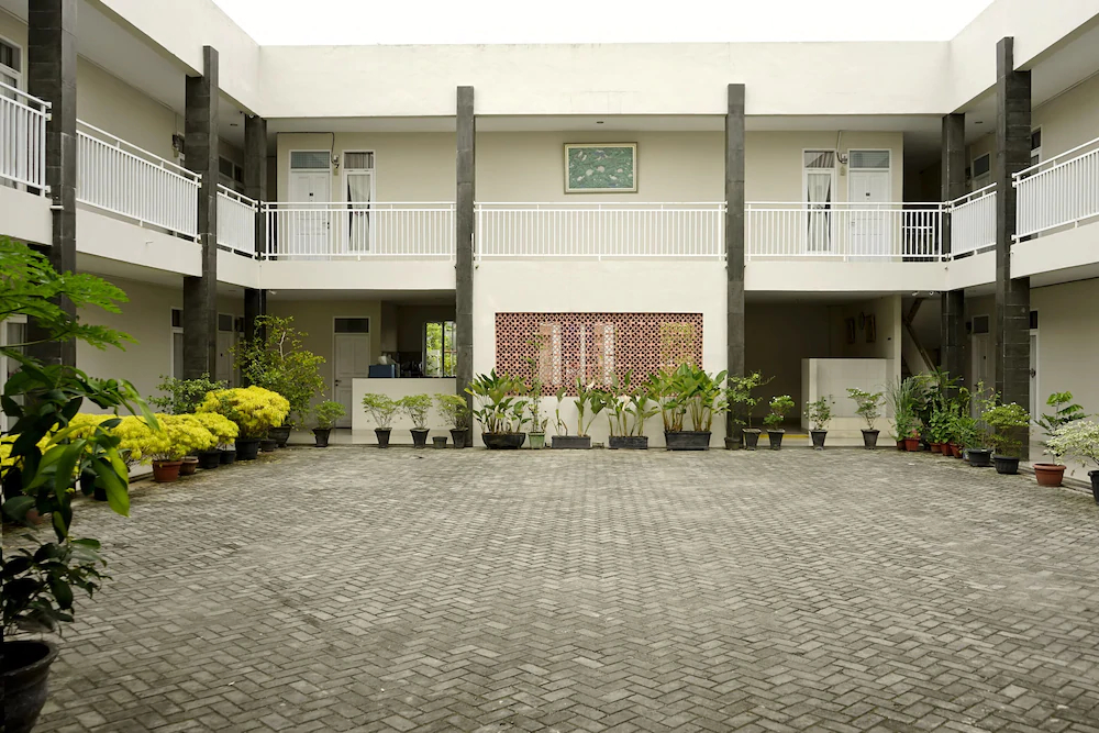 Home Sty Residence by OYO Rooms
