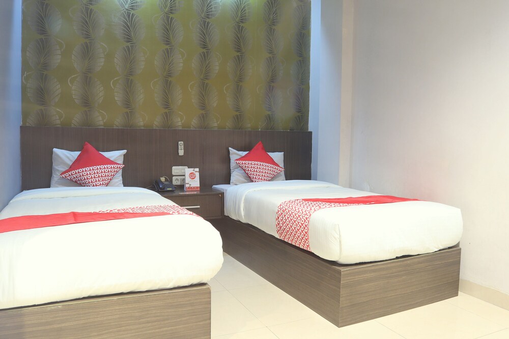 Majestiq Hotel by OYO