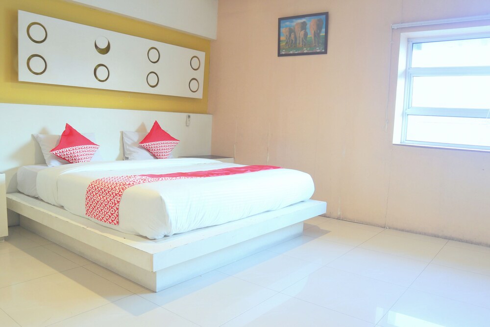 Majestiq Hotel by OYO