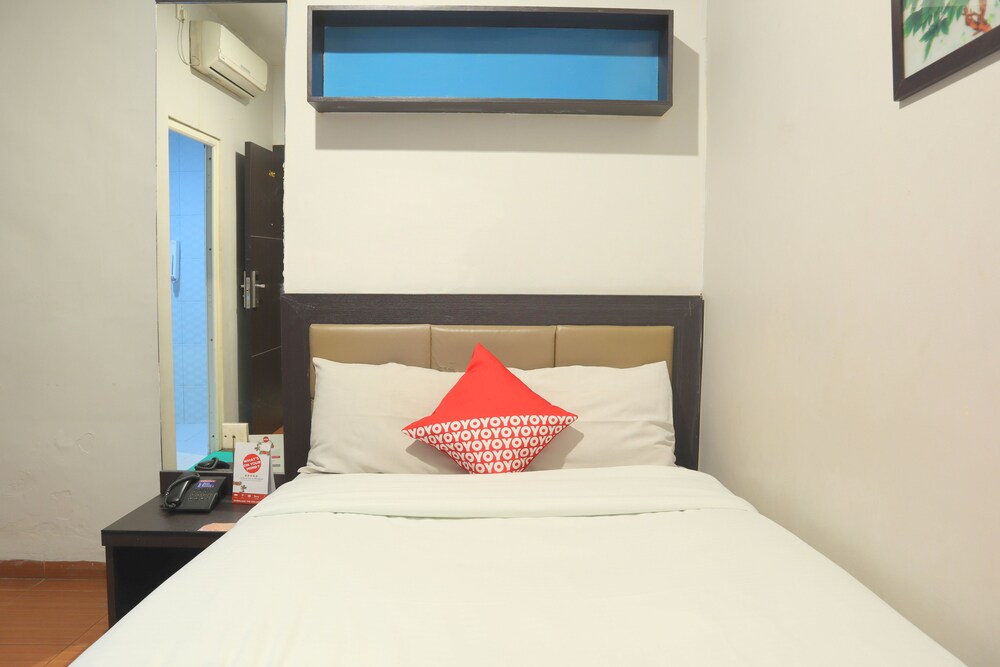 Majestiq Hotel by OYO