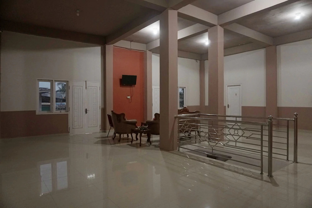 Mr Carpet by OYO Rooms