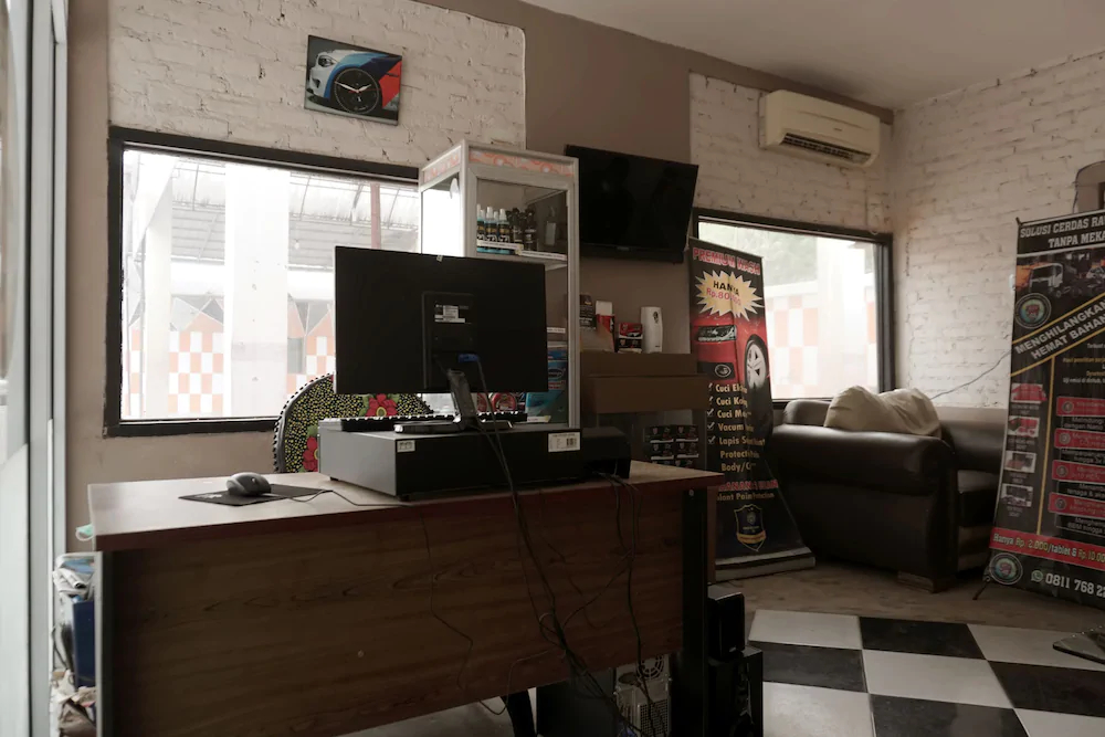 Mr Carpet by OYO Rooms