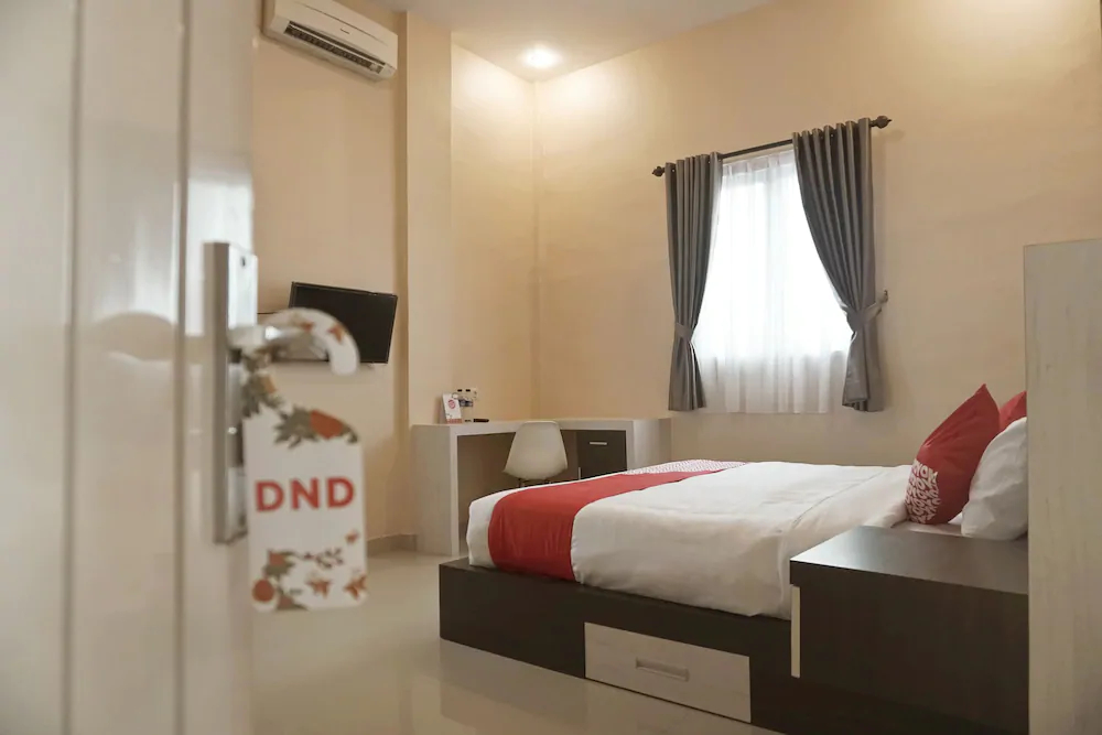 Mr Carpet by OYO Rooms