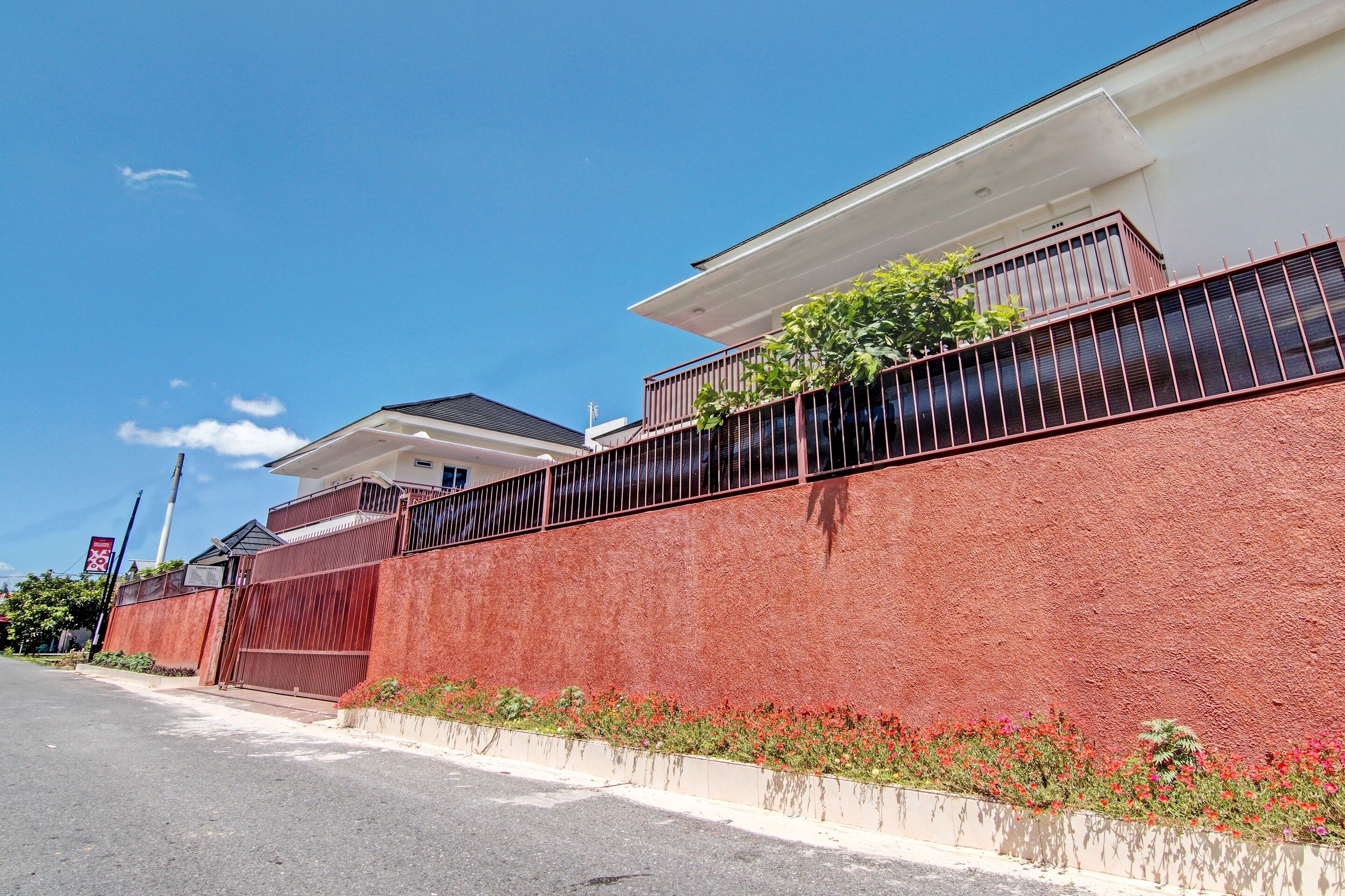 R&S Living Residence By RedDoorz