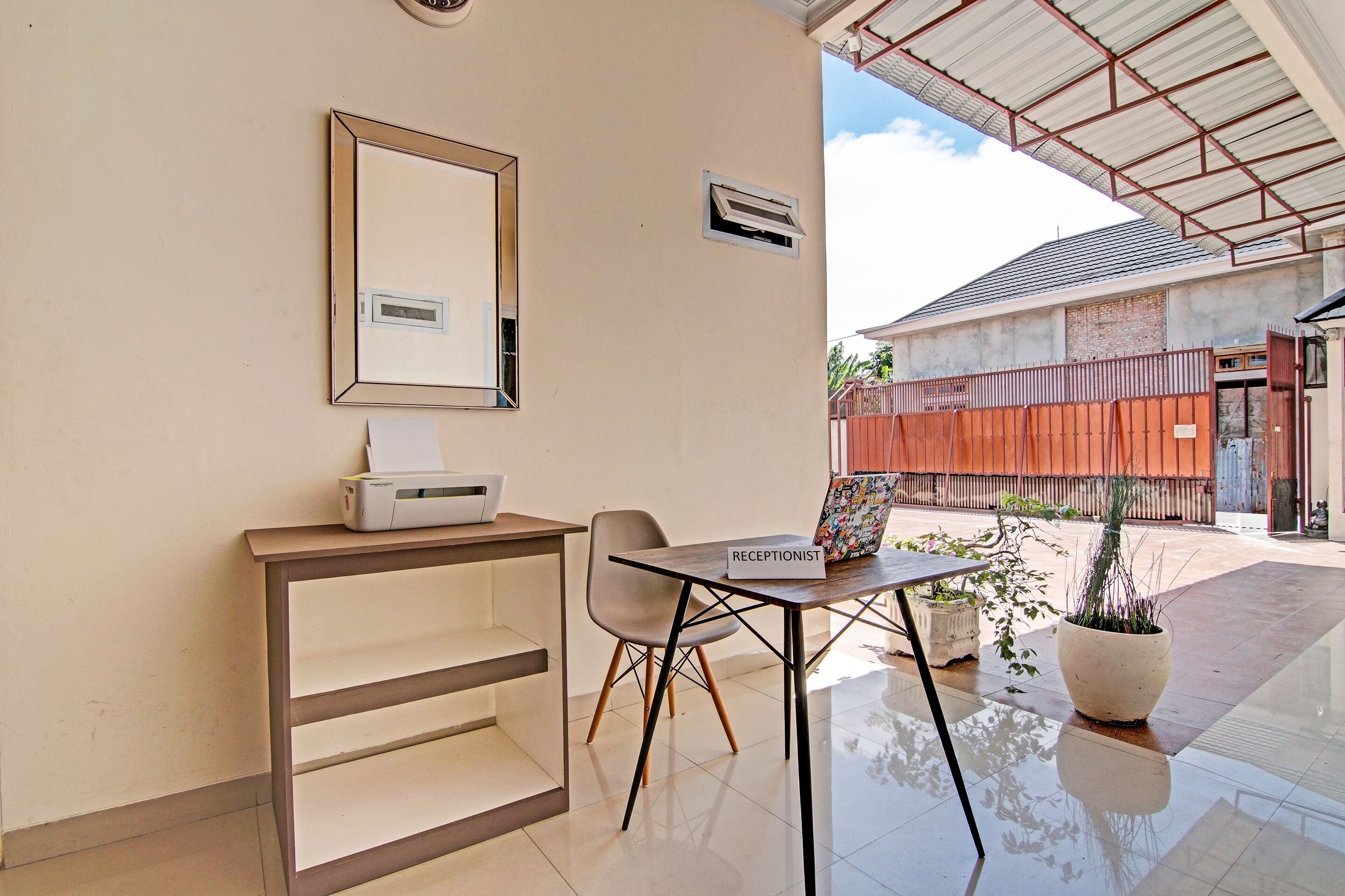 R&S Living Residence By RedDoorz