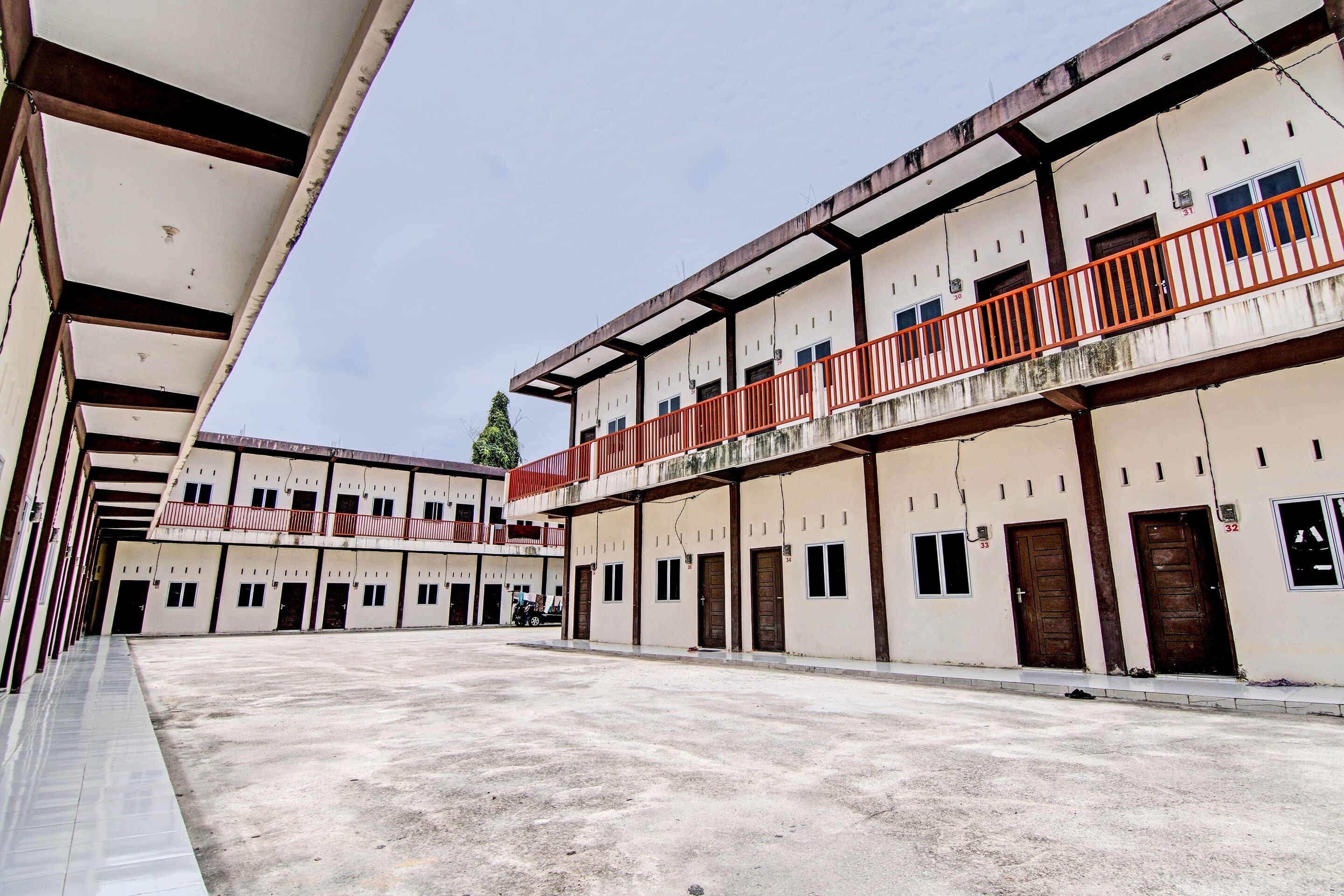 SPOT ON 91699 Homestay Hj Lela Syariah