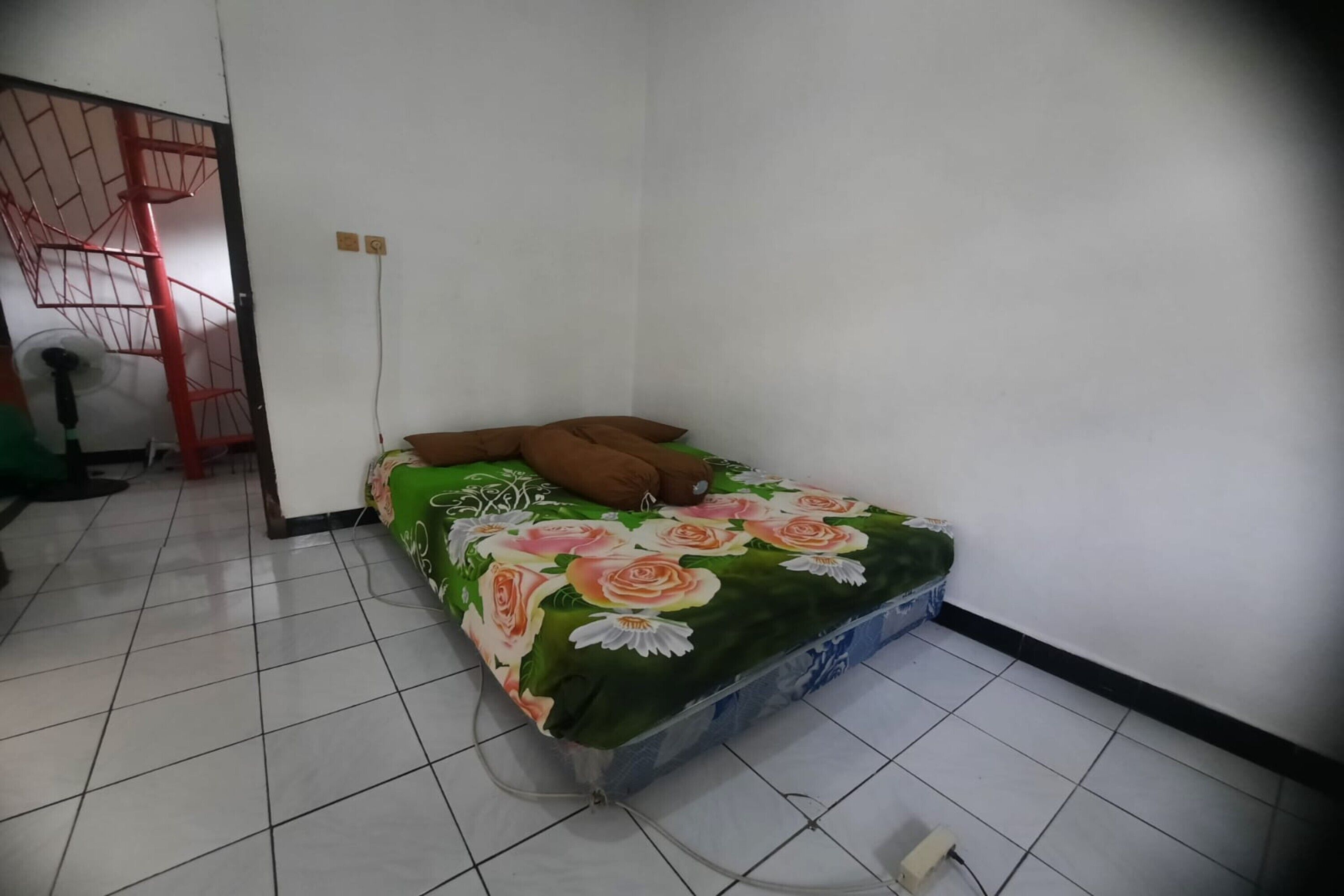 SPOT ON 93655 Home Stay Syariah Habibie