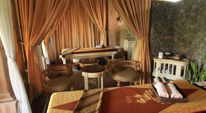 Kayu Arum Resort