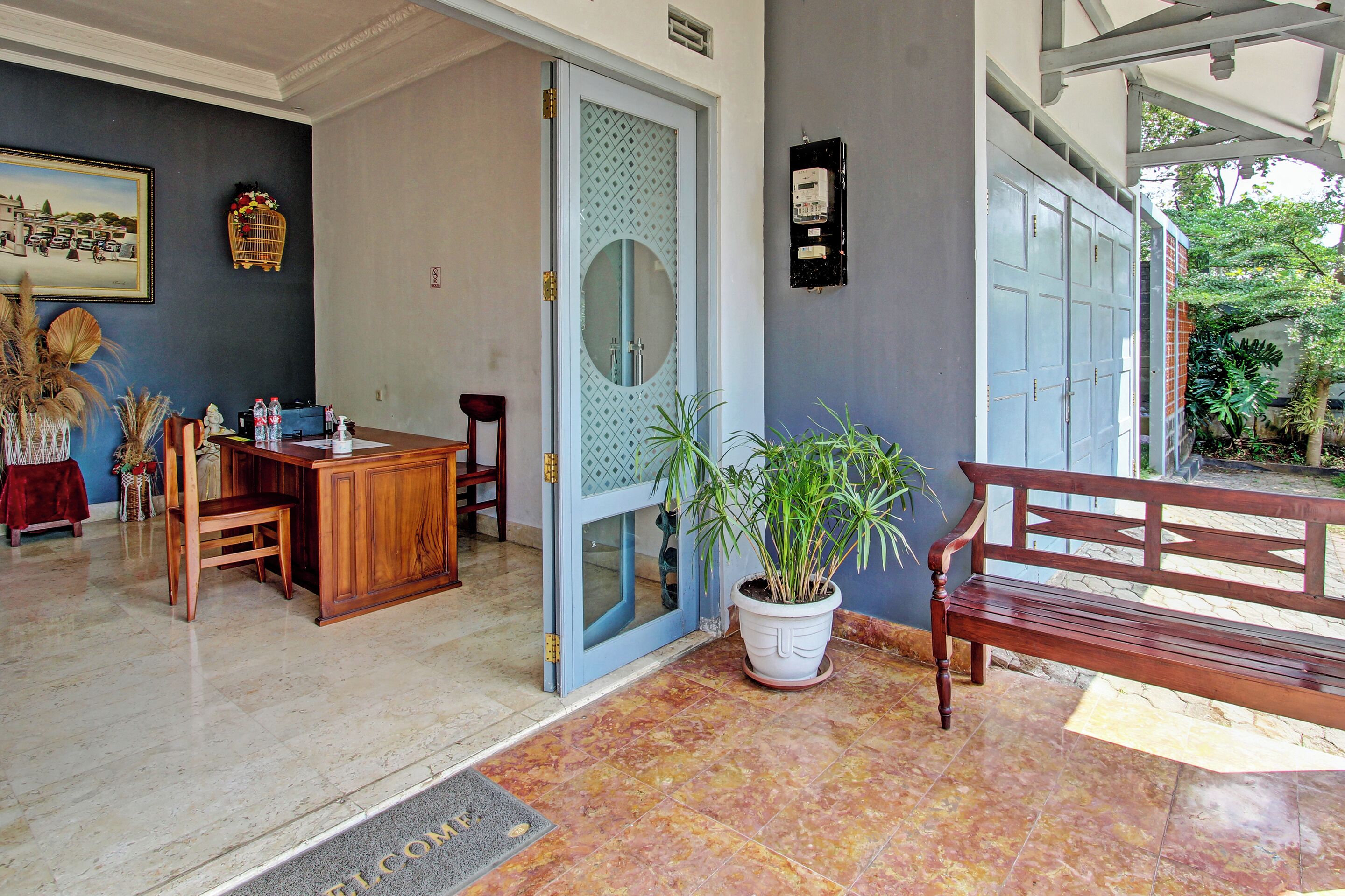 Lanaya Guesthouse by OYO