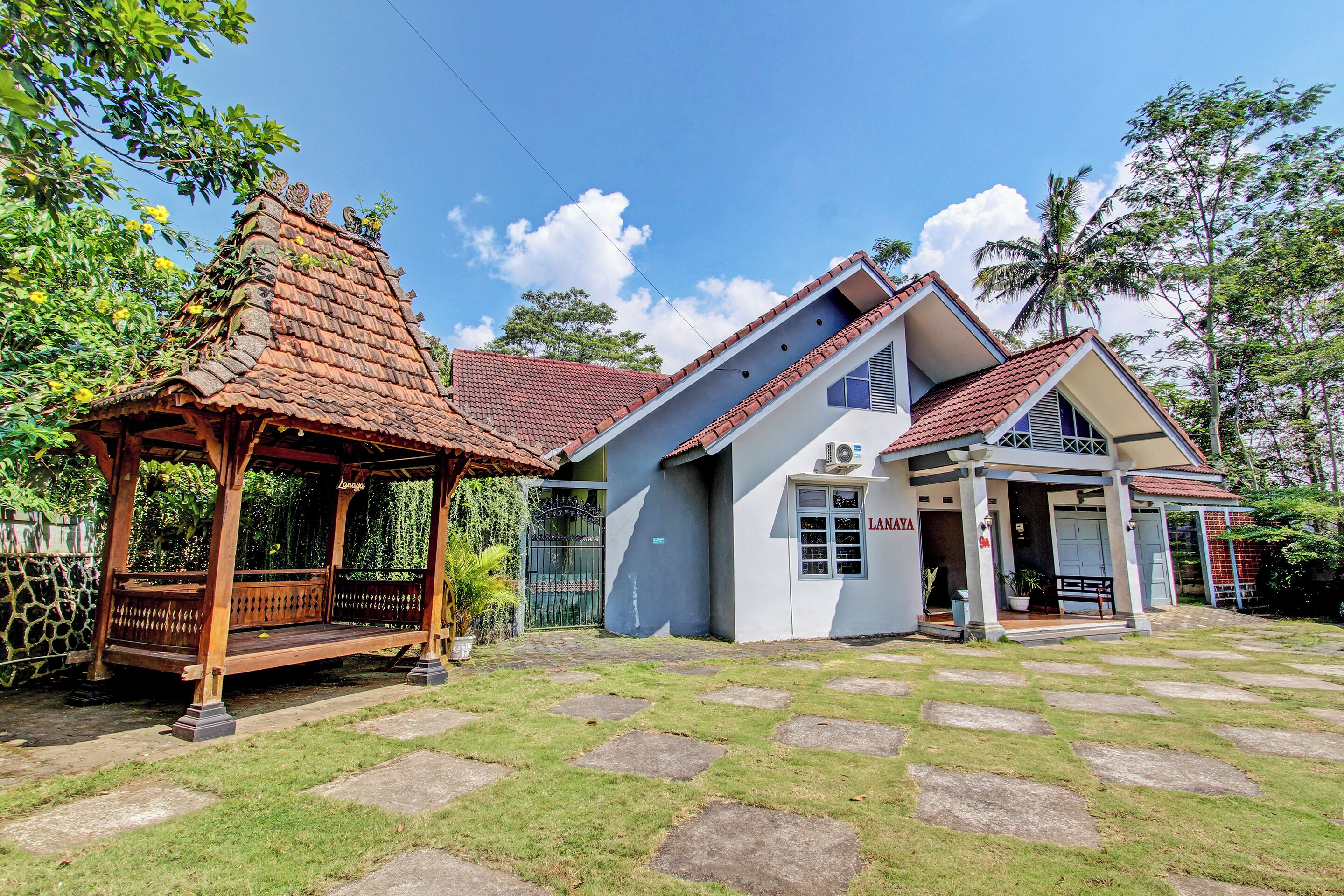 Lanaya Guesthouse by OYO