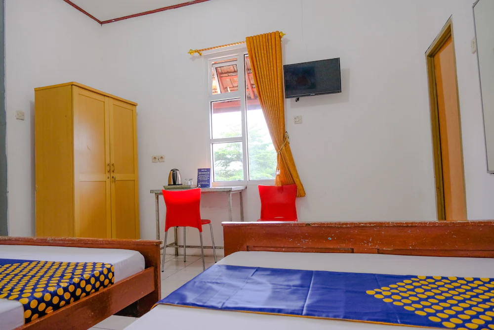 Hotel Raya by OYO Rooms