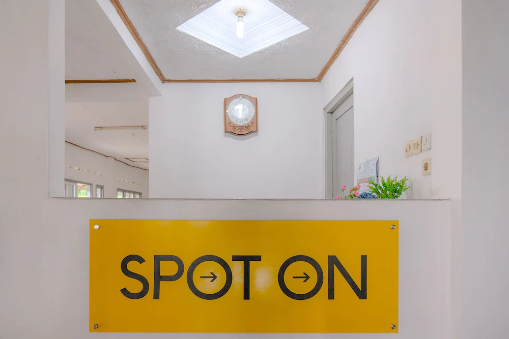 Hotel Raya by OYO Rooms