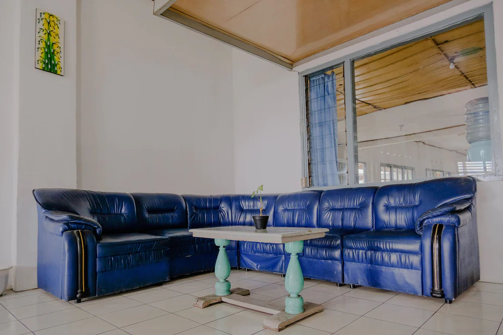 Hotel Raya by OYO Rooms