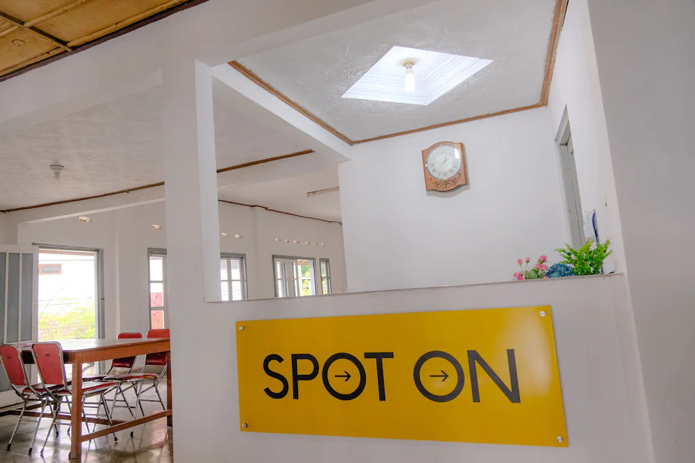 Hotel Raya by OYO Rooms