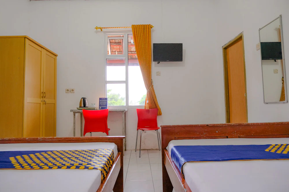 Hotel Raya by OYO Rooms