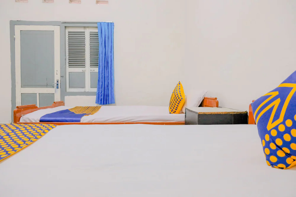 Hotel Raya by OYO Rooms