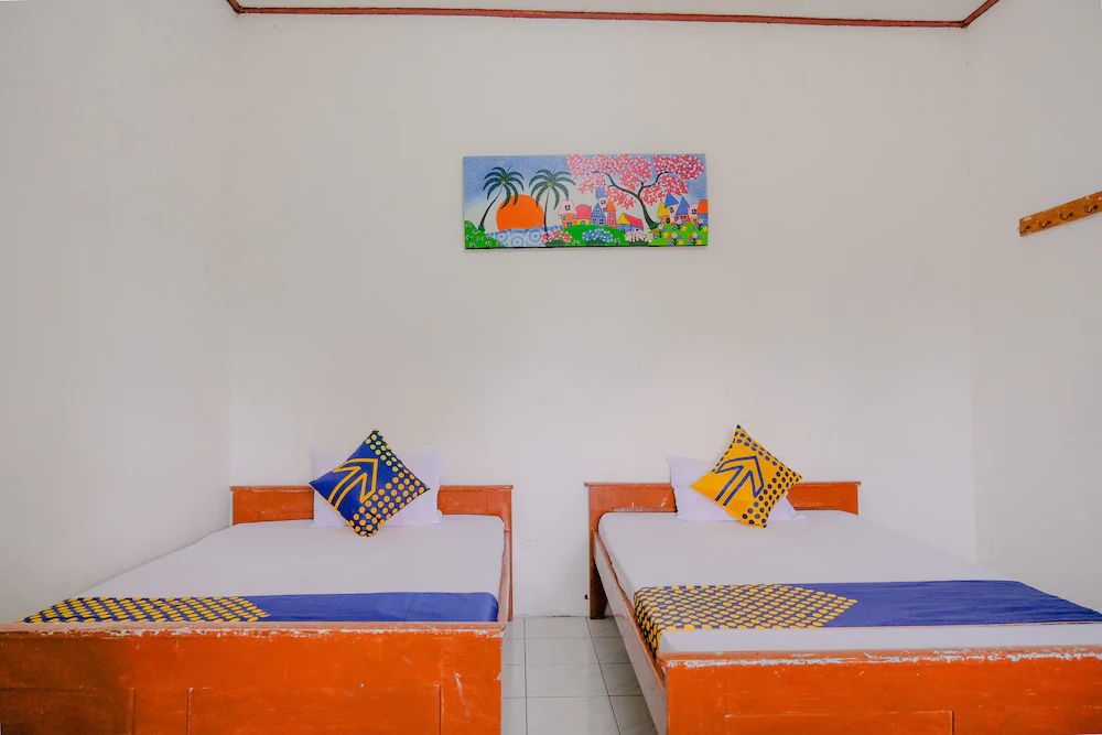 Hotel Raya by OYO Rooms