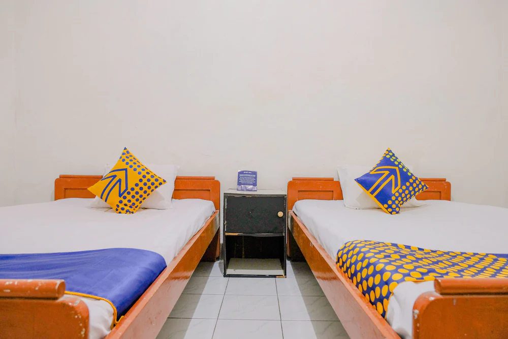 Hotel Raya by OYO Rooms