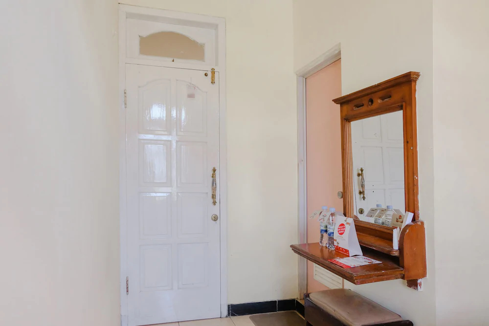 Tanggulasi Resto & Residence by OYO Rooms