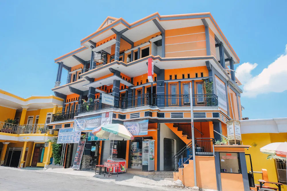 Tanggulasi Resto & Residence by OYO Rooms