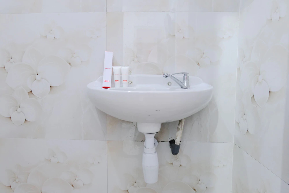 Tanggulasi Resto & Residence by OYO Rooms