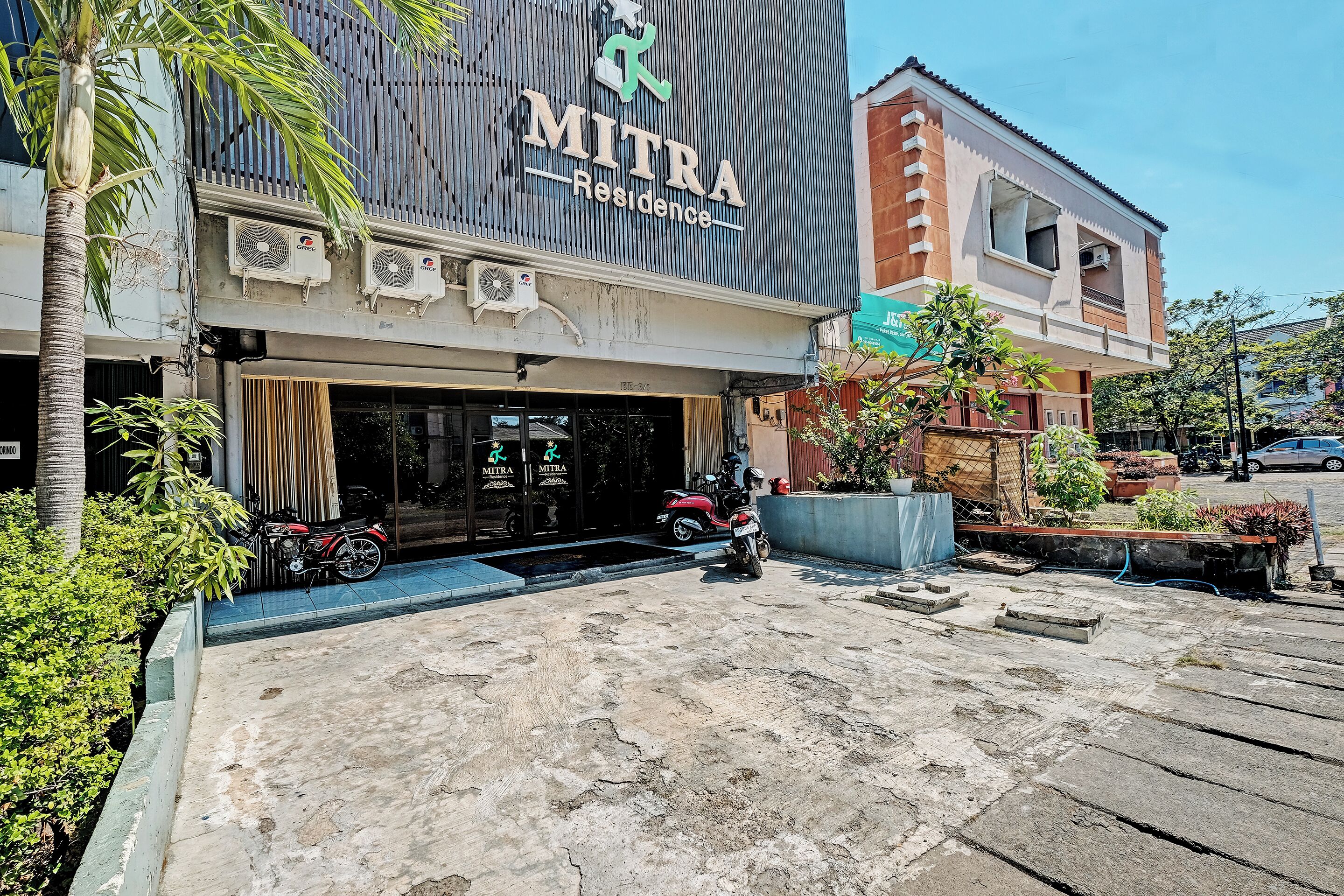 Capital O 92864 Mitra Residence