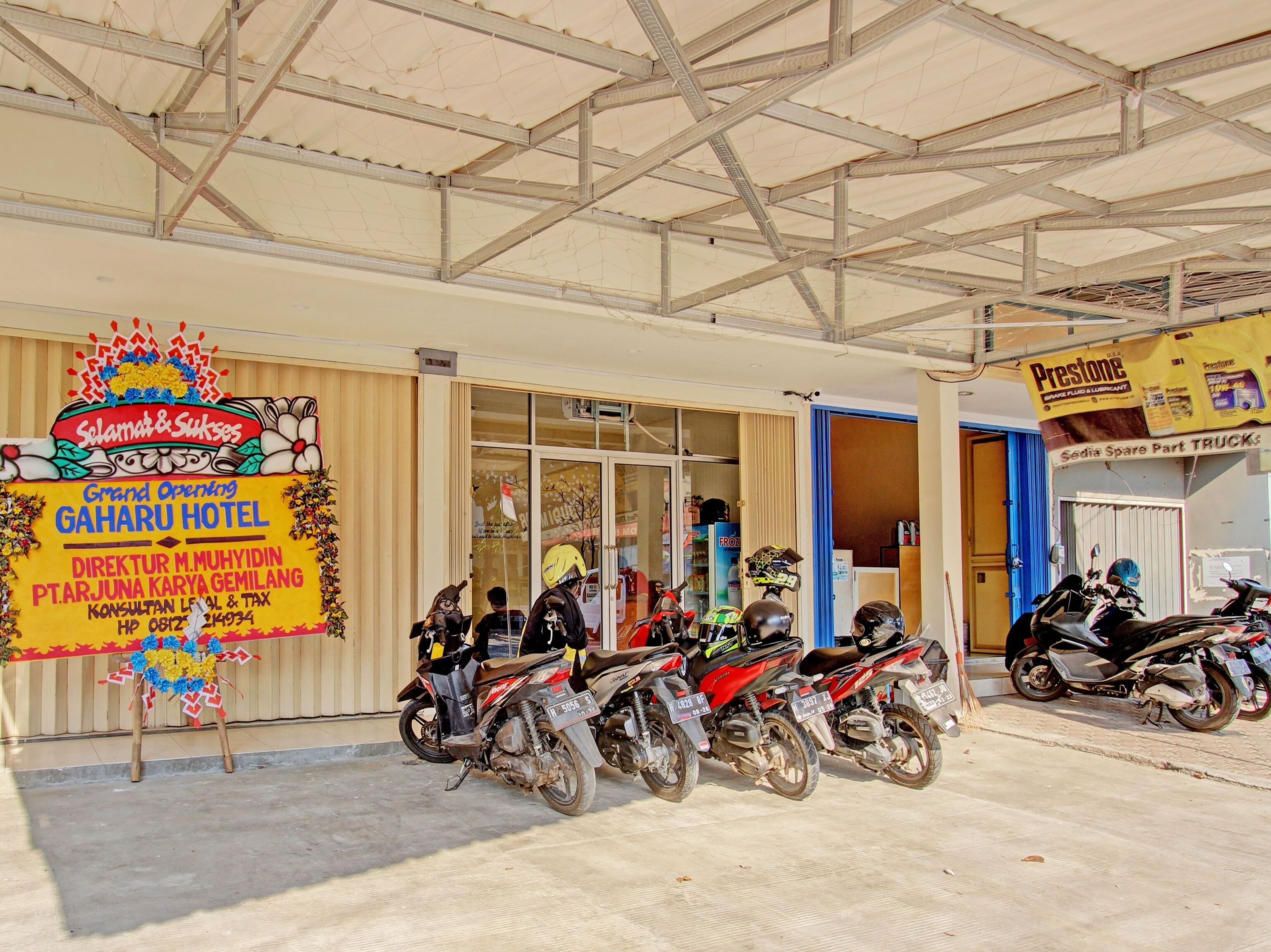 Collection O 92972 Gaharu Hotel