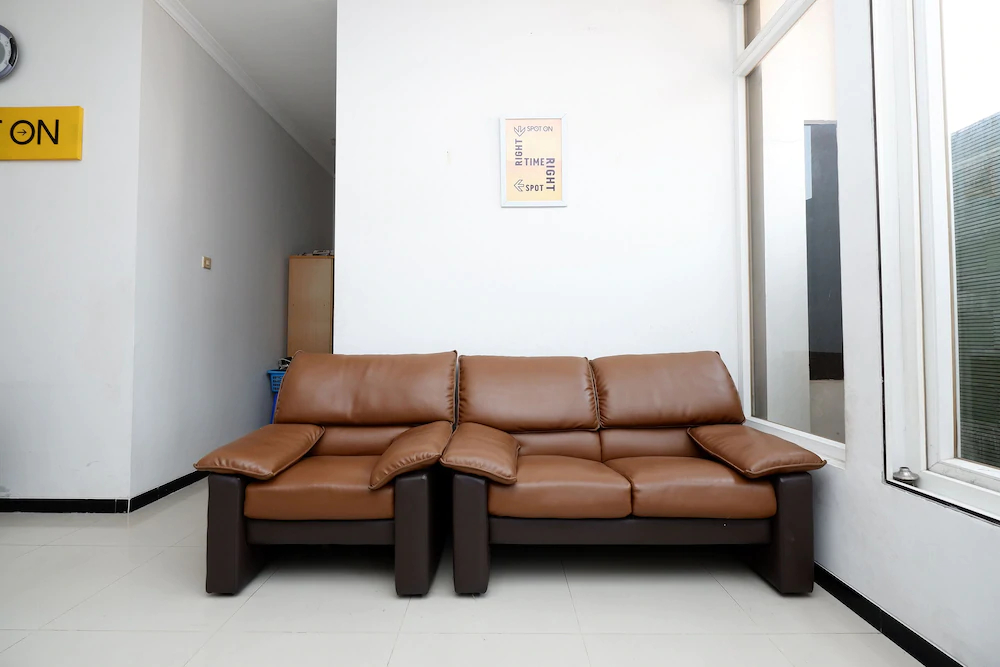 SPOT ON 1800 Ed Ed Residence