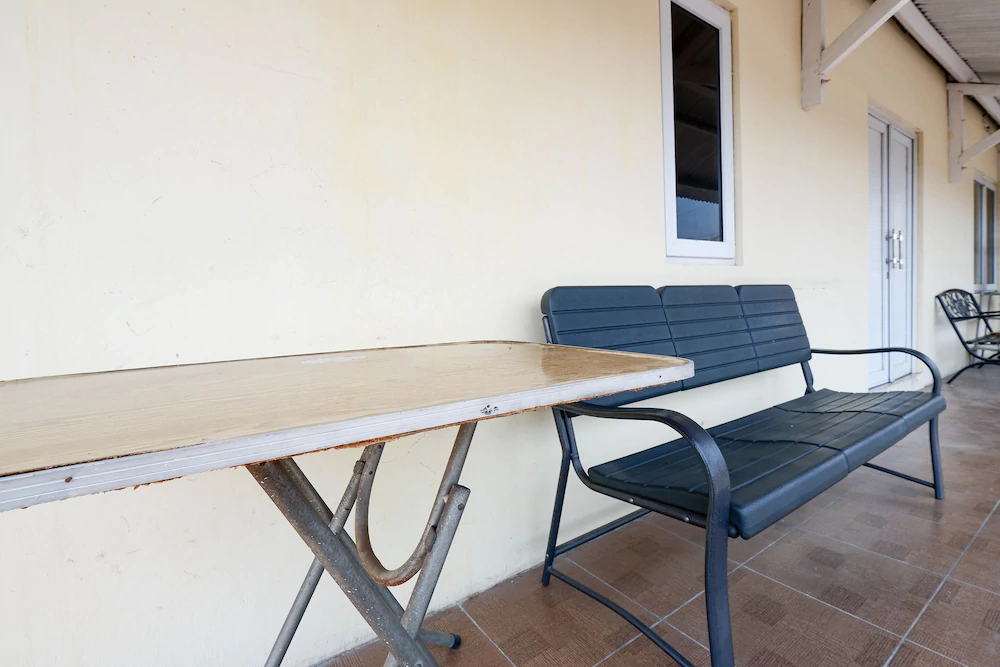 Gatsu Residence by OYO Rooms