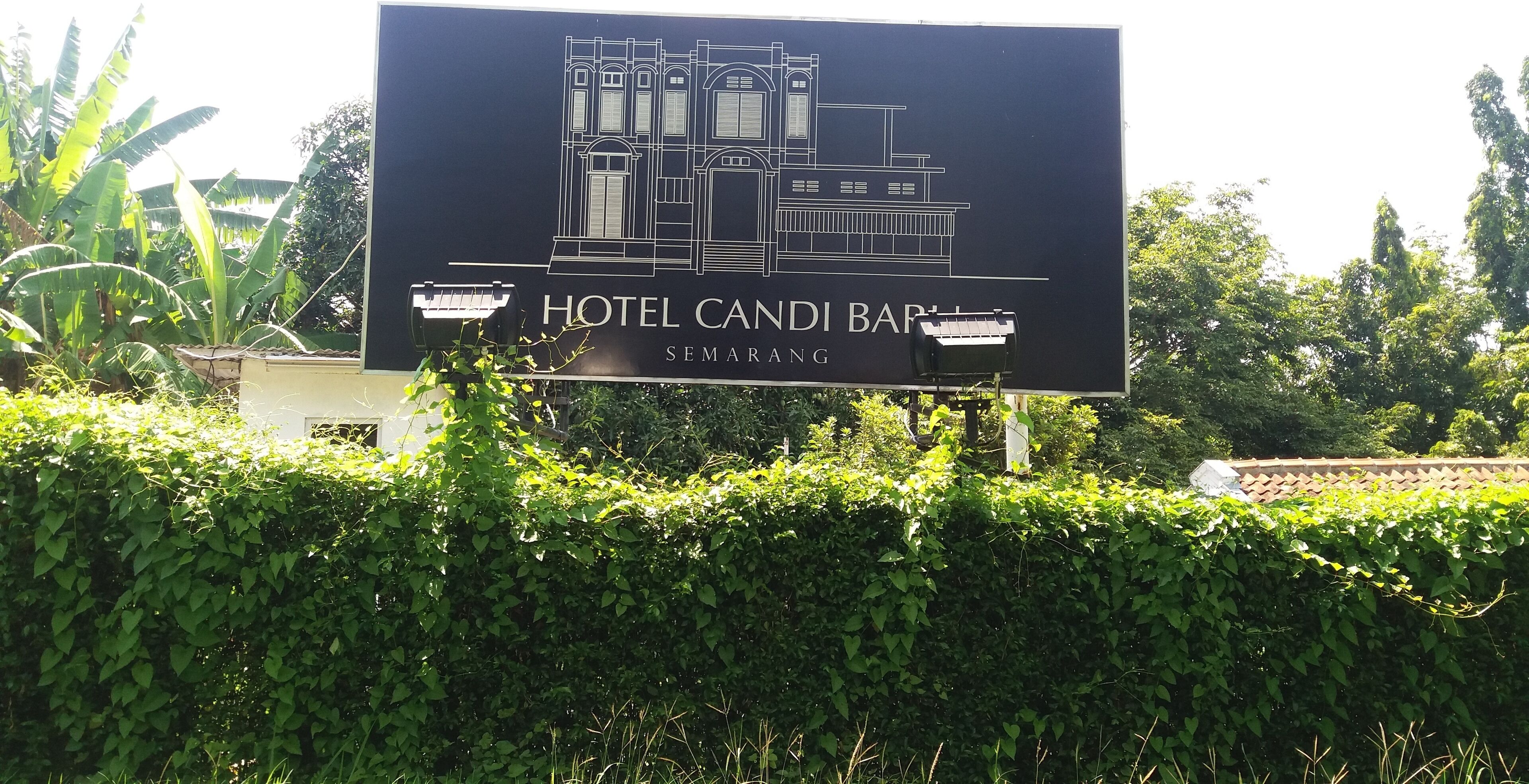 Hotel Candi Baru