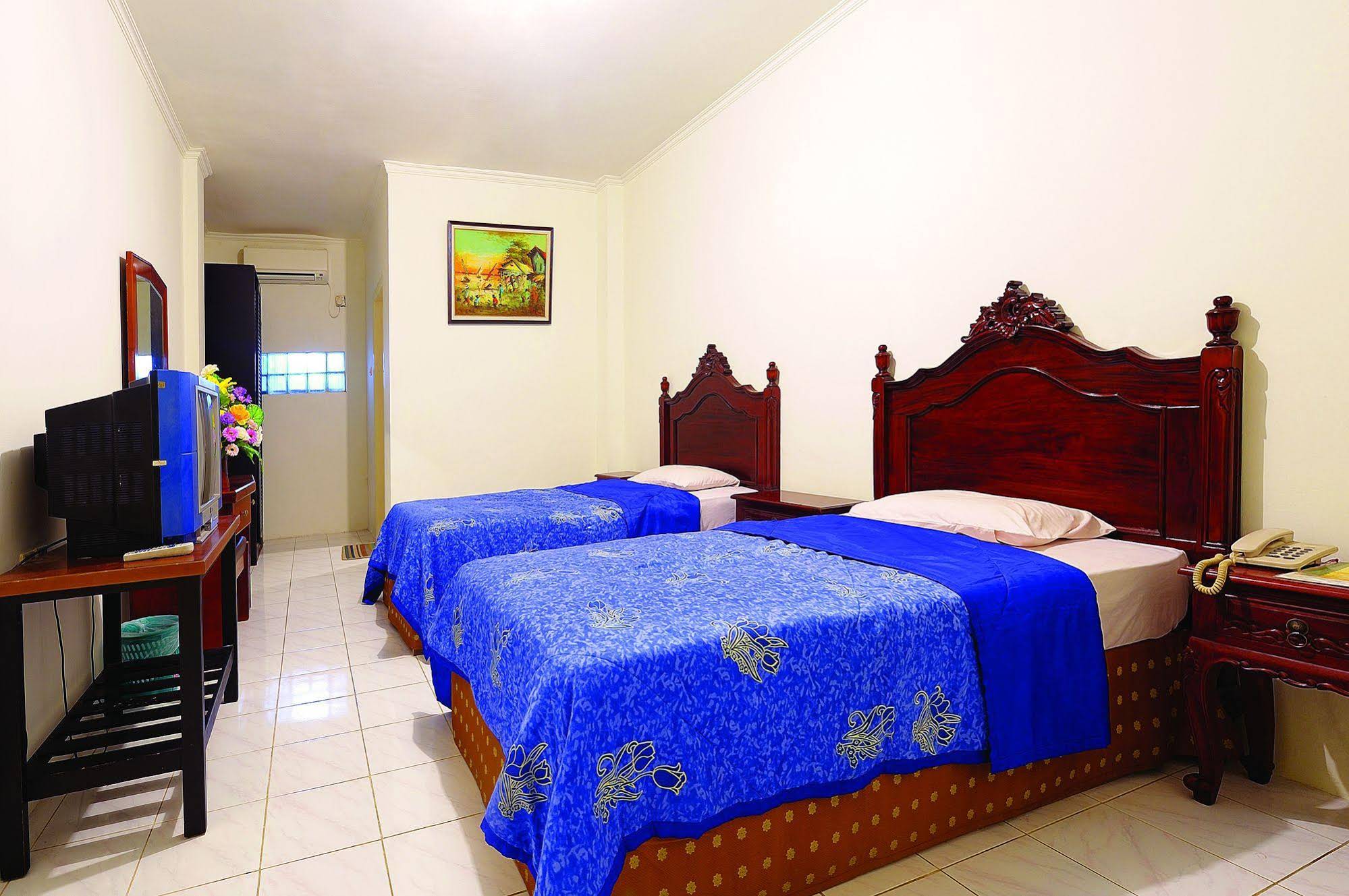 Nite & Day Semarang - Candi