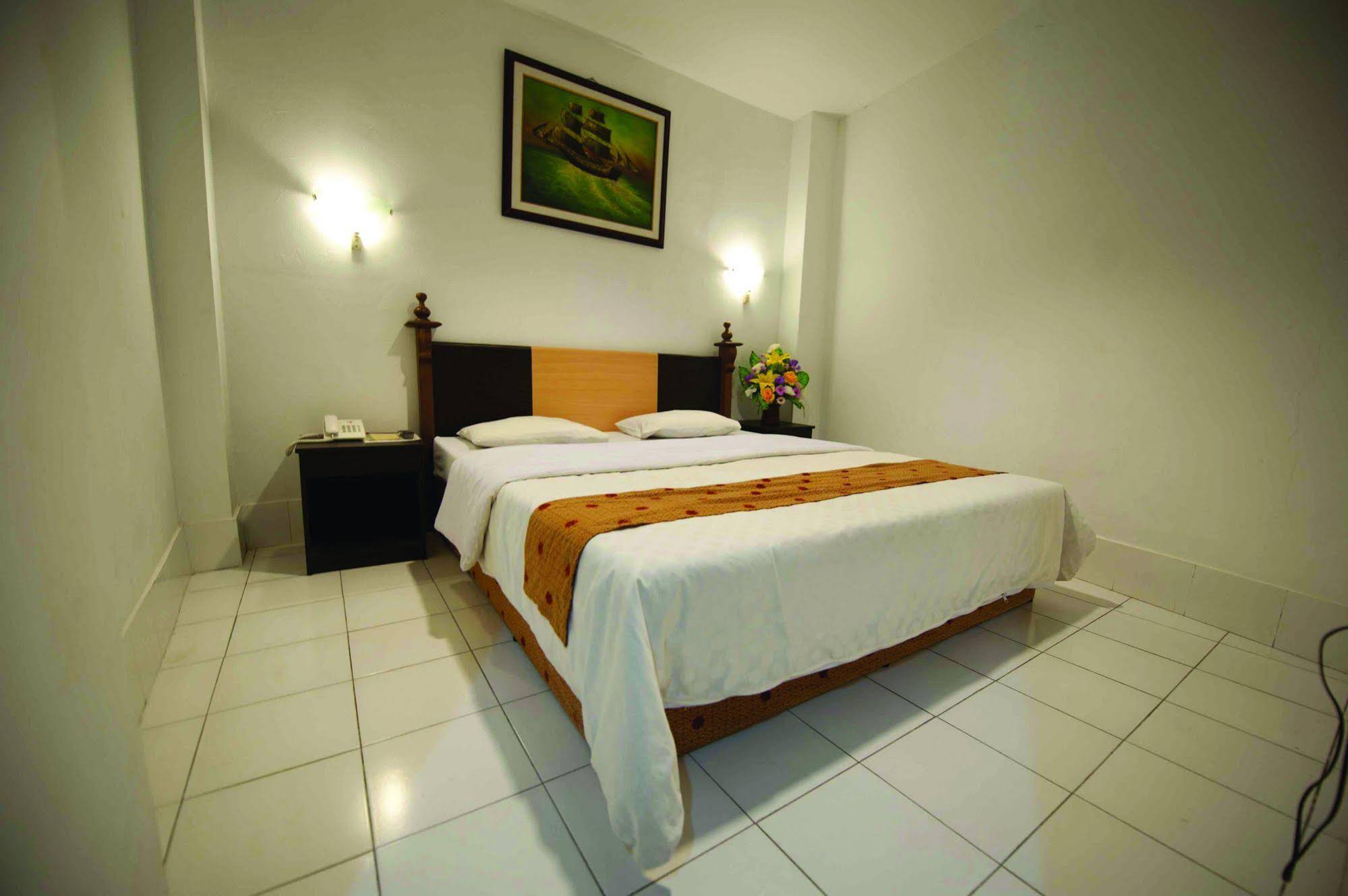 Nite & Day Semarang - Candi