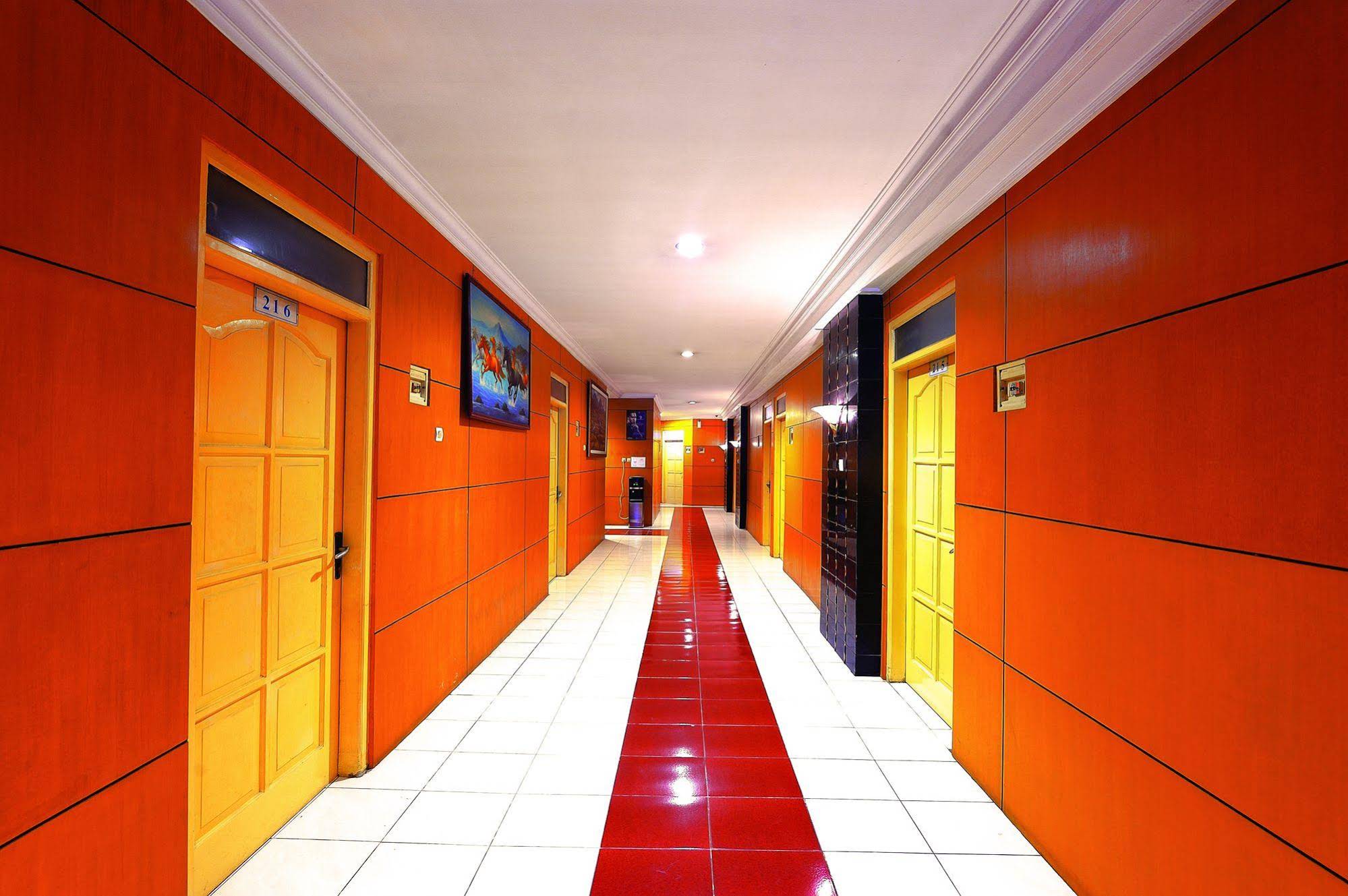 Nite & Day Semarang - Candi