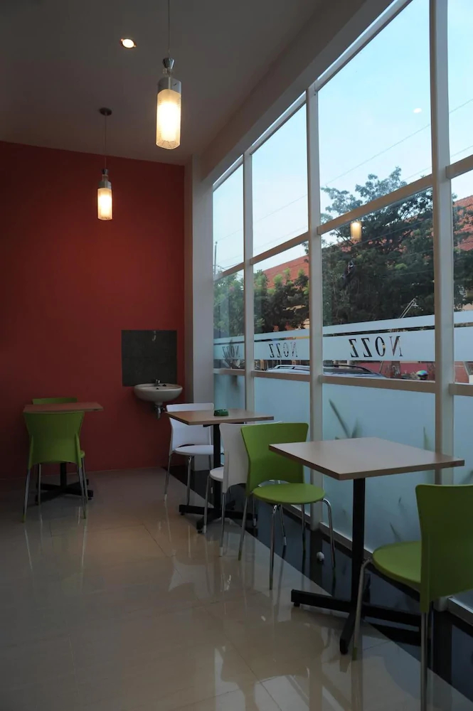 Nozz Hotel