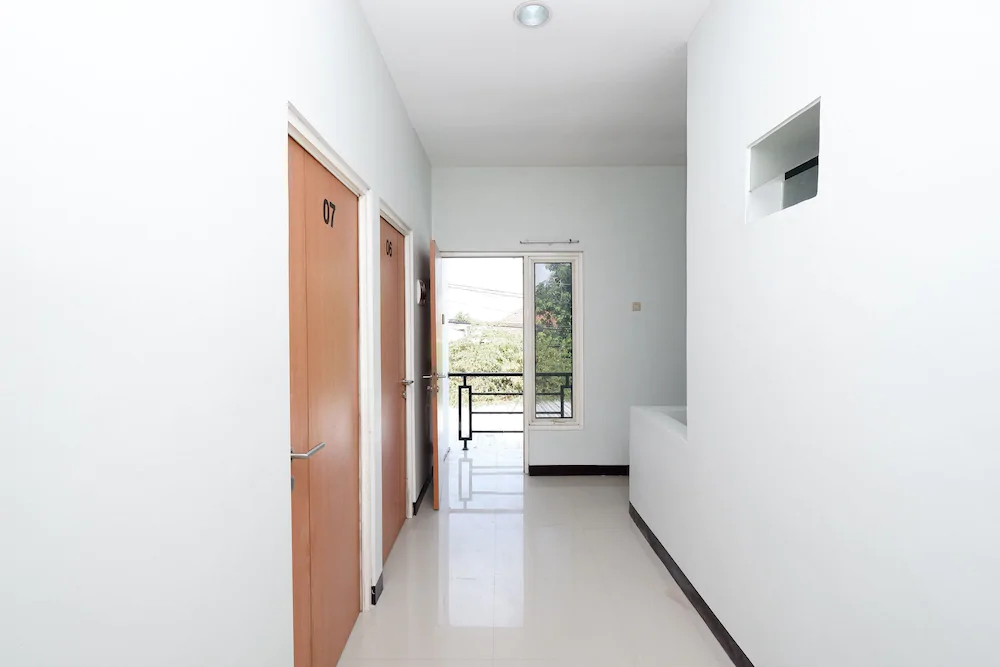 Palebon Residence by OYO Rooms