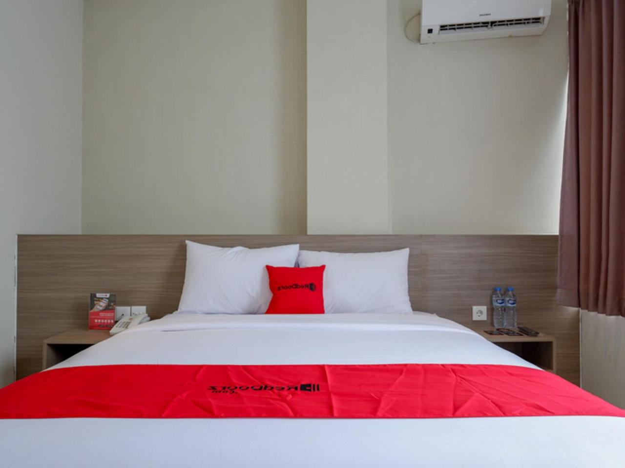 RedDoorz Near Exit Tol Banyumanik 2