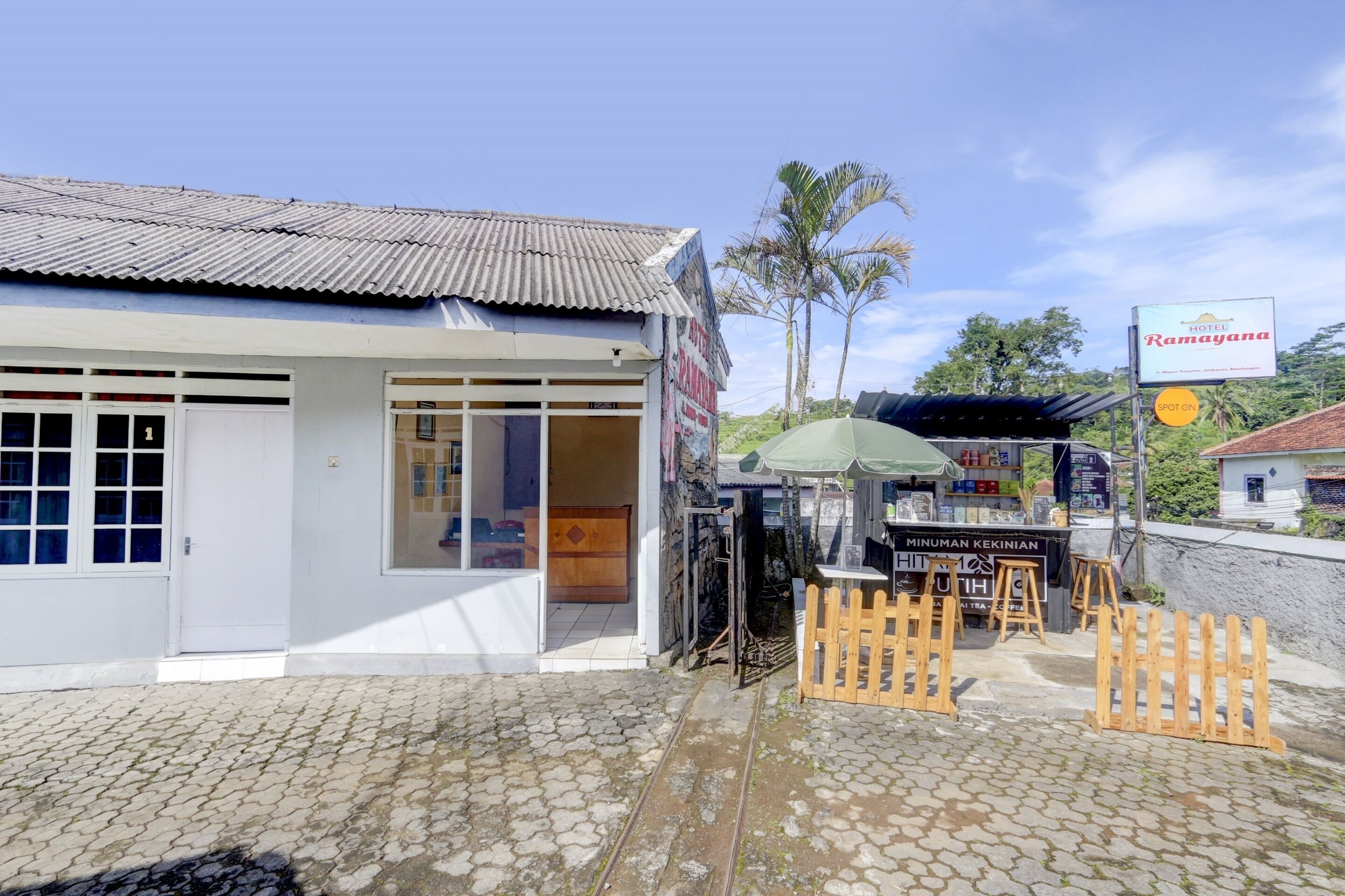 Spot On 90156 Hotel Ramayana