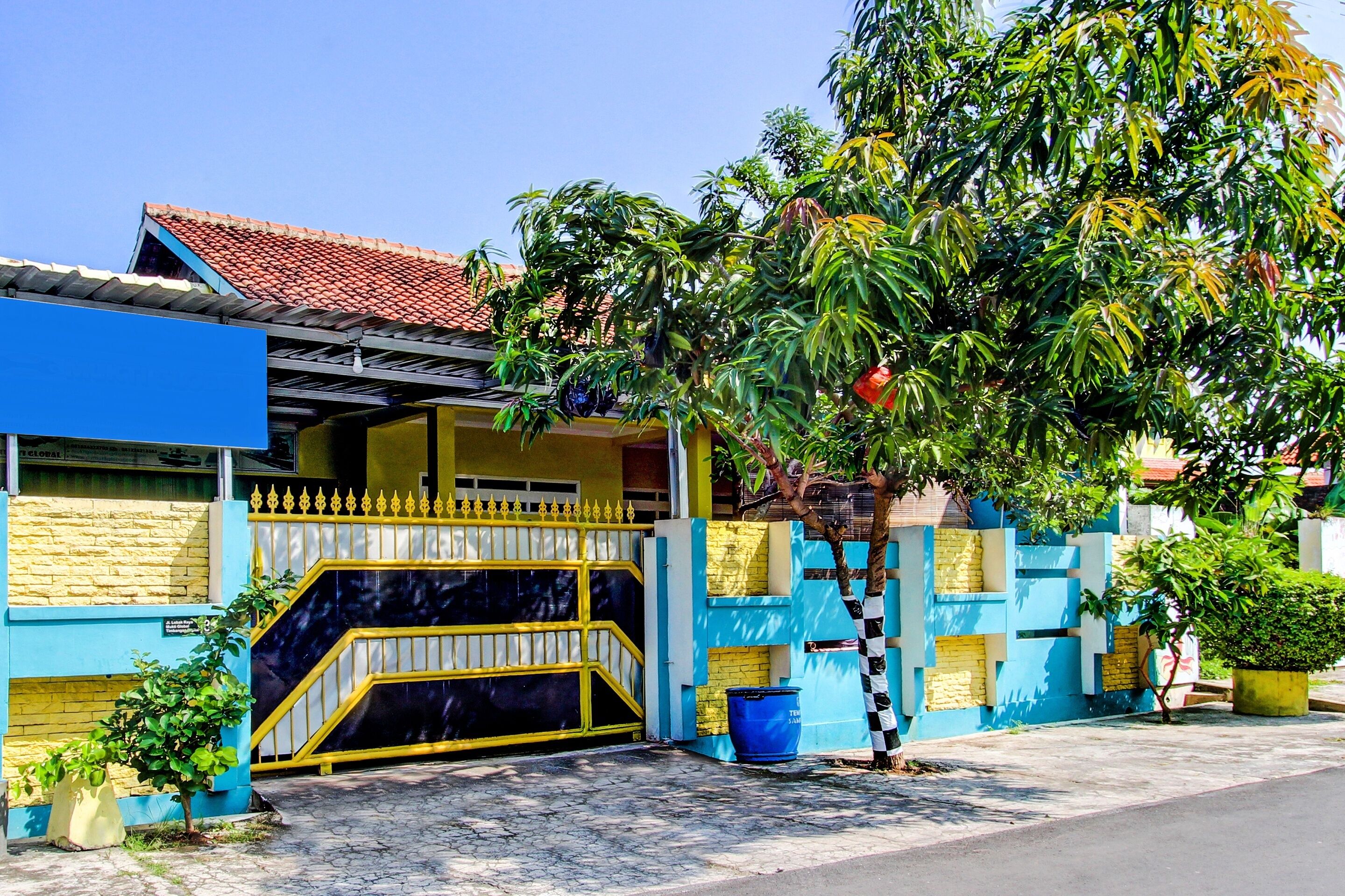 Spot On 92611 Lobak Hostel Capsule