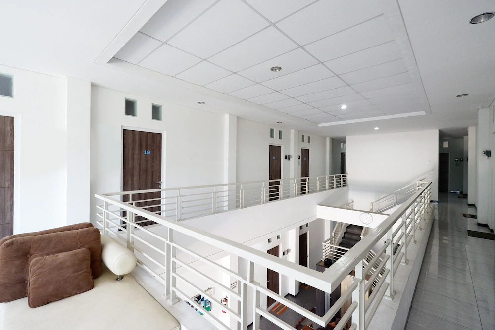 Sunshine Hostel by OYO Rooms